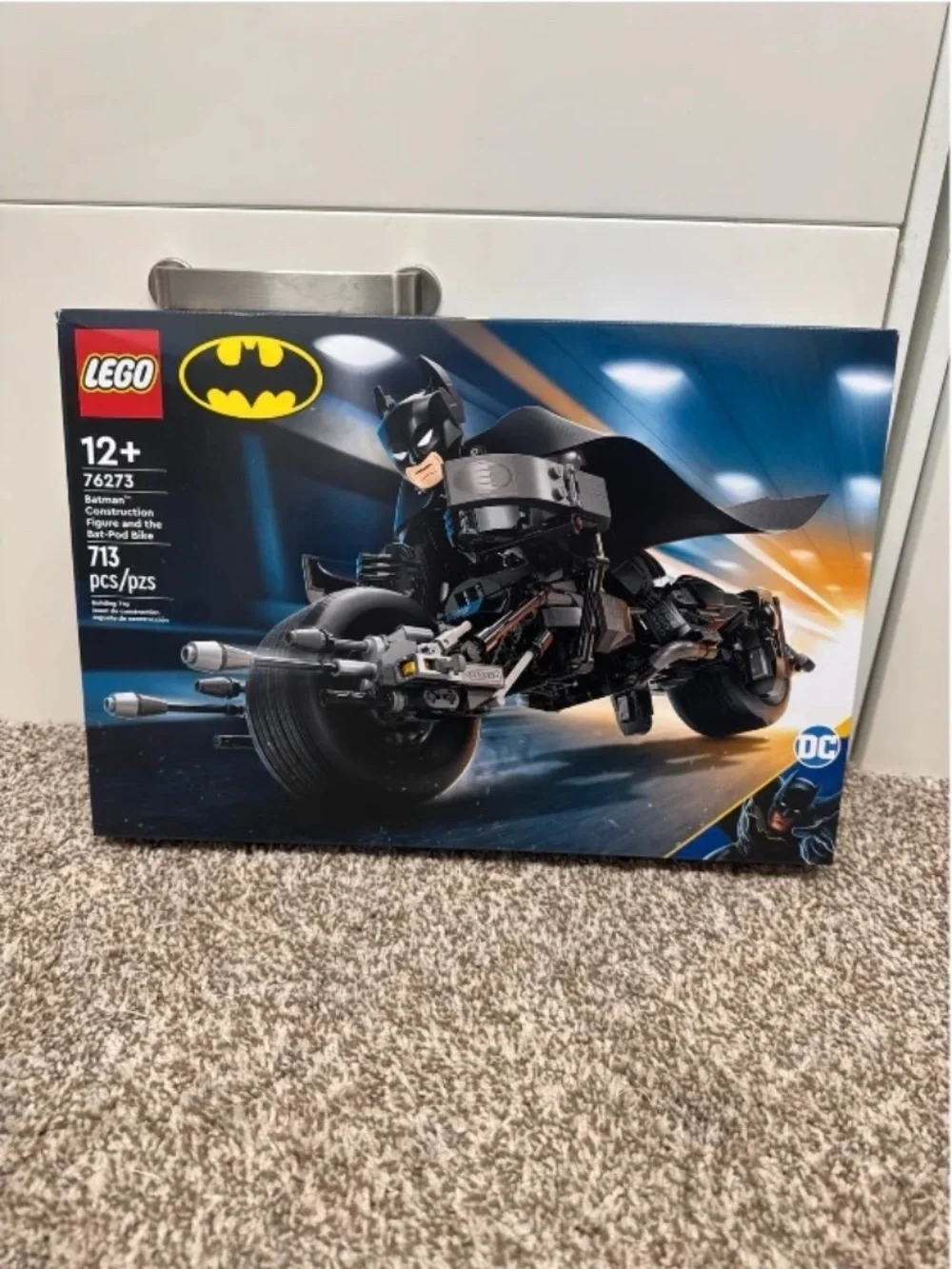 Lego DC Batman Construction Figure & Bat-Pod Bike 76273 713 Pieces New Sealed